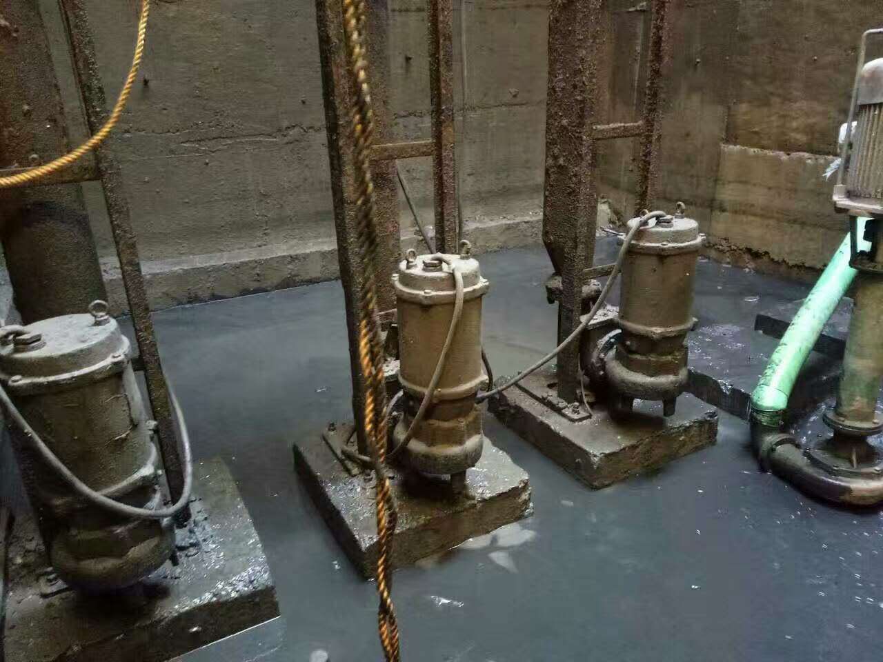 偏关污水池清理